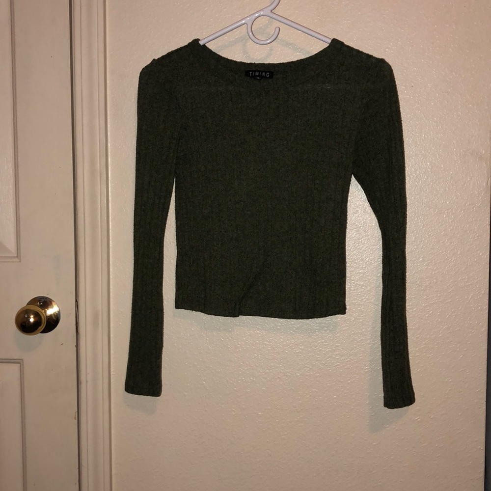 Long sleeve sweater crop top